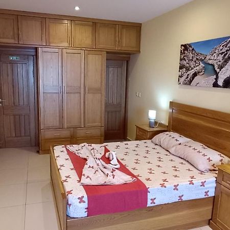 דירות Zebbug  Marsalforn Sea Front Studio מראה חיצוני תמונה